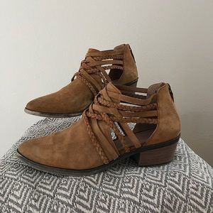 Nordstrom Caslon Suede ankle booties